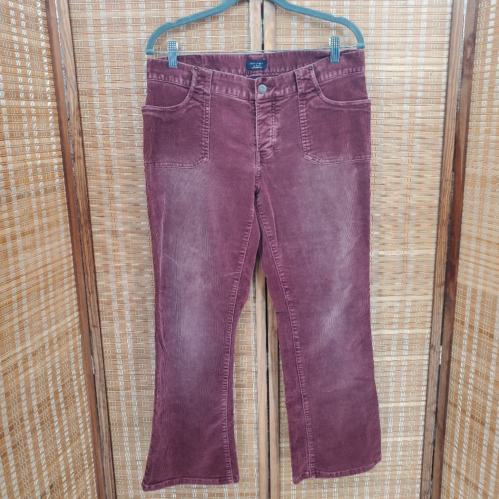 ◇ Vintage Abercrombie & Fitch Burgundy Low Rise Wide Leg Corduroy Jeans Size 10